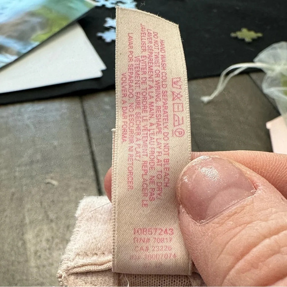 VICTORIAS SECRET Dream Angels Perfect Coverage Bra Size 32DD pink/gold lace - Picture 5 of 6